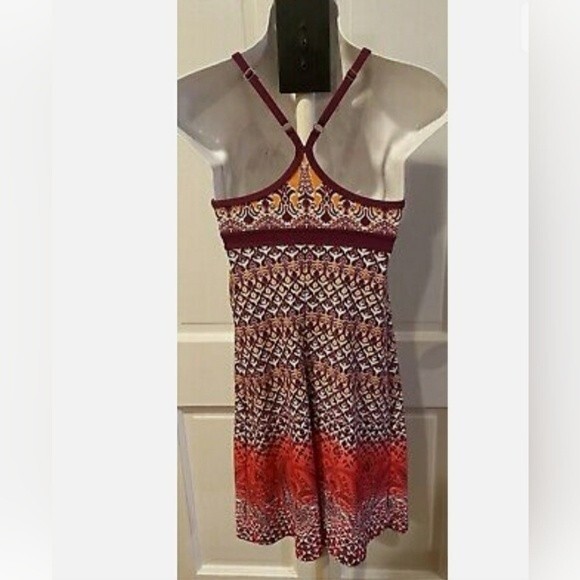 Athleta M Swim Dress Bodycon Shelf Bra Maroon Multi Color Cruise Wear - Picture 3 of 4
